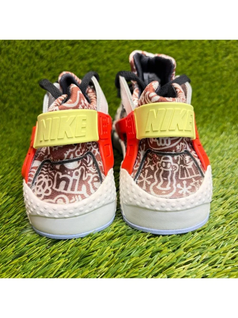 Nike Air Huarache Run Boys Size 6Y White Black Athletic Running Shoes Sneakers